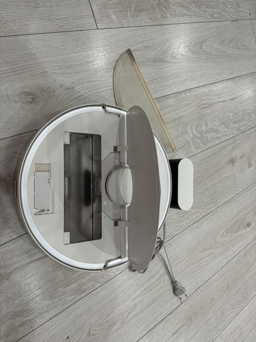 Робот пылесос