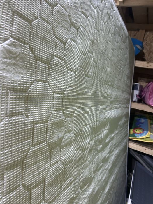 Saltea 180x200 in stare foarte buna