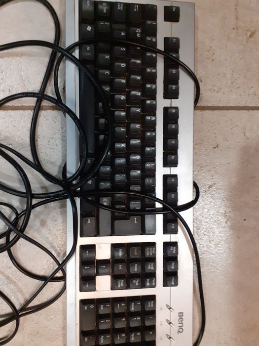 Мишка,клавиатура и кабели,преходници за компютър