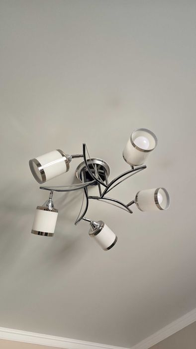 Люстры и бра б/у