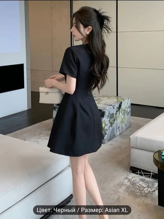 Продам новое чёрное платье.