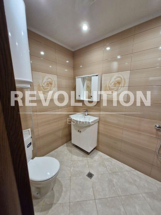 Дава се под наем Тристаен апартамент в Варна, Възраждане 1 - 80 кв.м за 598.23 € - Снимка #4