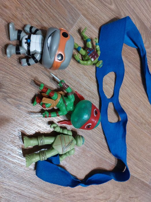 Продам игрушки для мальчиков