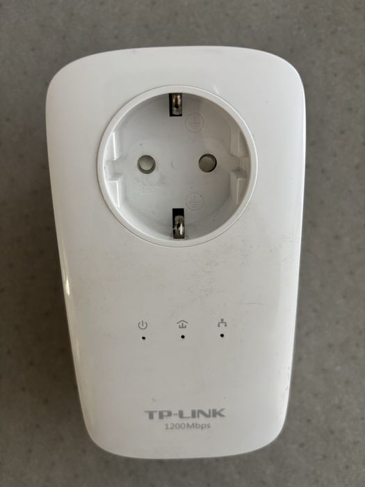 Powerline адаптер TP-Link TL-PA8030P AV1200