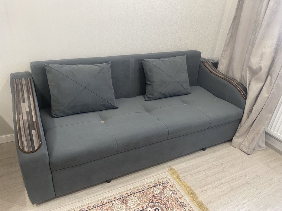 Продам диван для гостинной