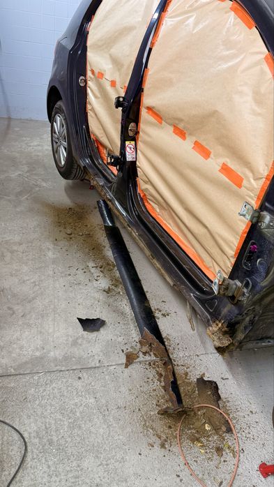 Servicii de tinichigerie, vopsitorie si mentenanta caroserie