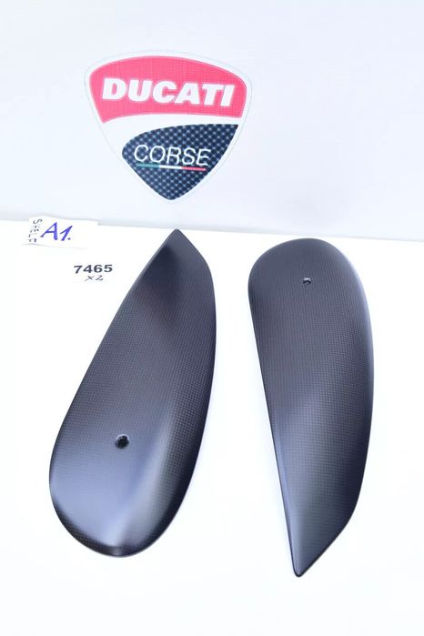 Carene rezervor combustibil stânga + dreapta din carbon original