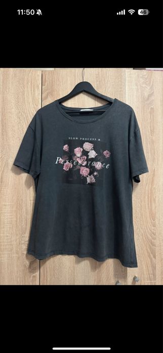 Sst 4 tricouri + bluza pe umeri M-L