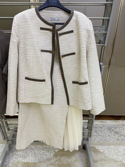 Костюм тройка.