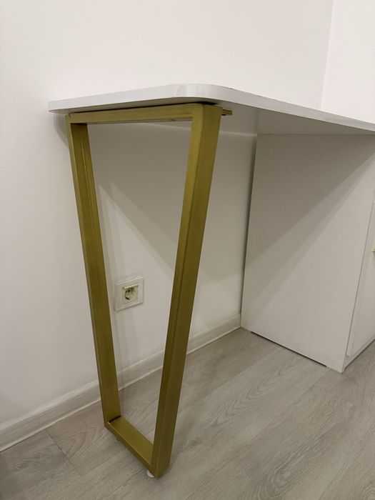 Продам рабочий/маникюрный стол