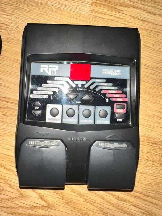 Digitech RP70 Guitar Multi Effect Pedal