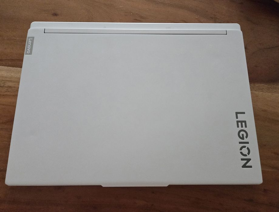 Lenovo Legion 7 16IRX9 Gaming Laptop – i7-14700HX | RTX 4060 | 32GB RAM | 1TB SSD | 16" 3.2K