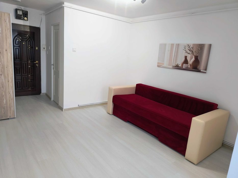 Proprietar închiriez garsoniera