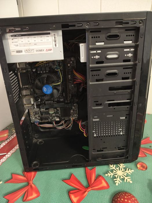 PC unitate Asus  nouă cu Procesor Intel® Pentium™ G4400, 3.30GHz