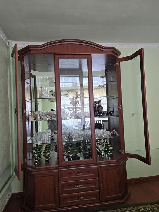 Kamod oynali, vitrina
