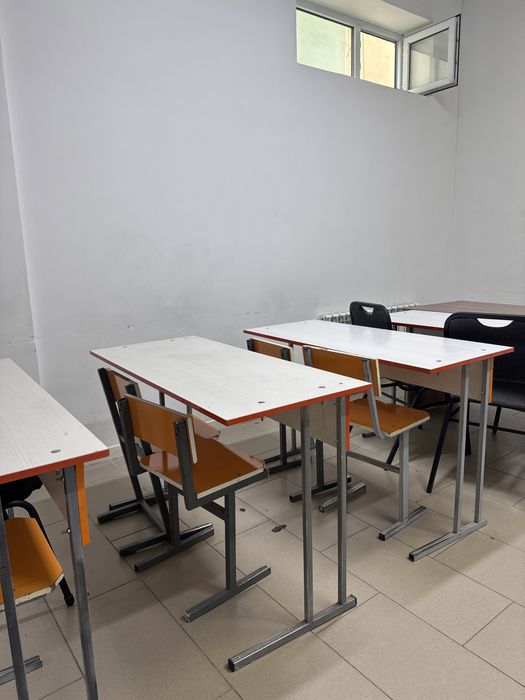 Продаются парты со стульями