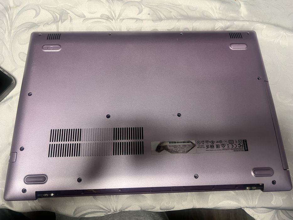 Лаптоп Lenovo ideapad320