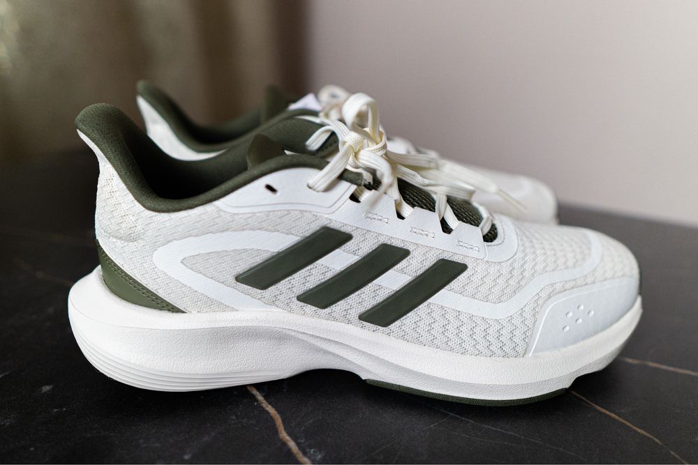 Новые оригинальные кроссовки Adidas All Day Essential (адидас)