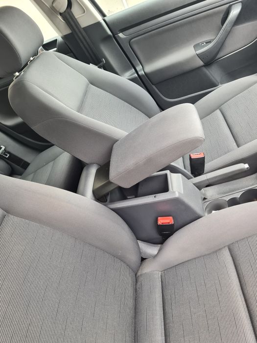 // САМО НА ЧАСТИ //
VW Golf MK5, 1.6FSI, 6 скорости, десен волан