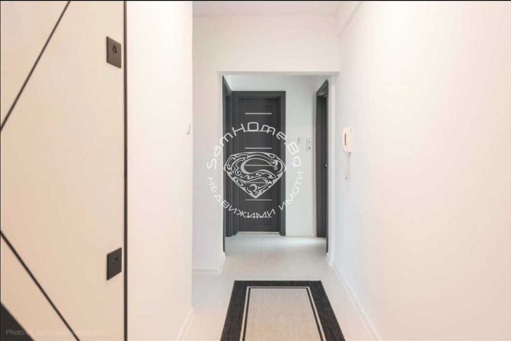 Продава се Четиристаен апартамент в Варна, Цветен квартал - 82 кв.м за 1903 €/кв.м - Снимка #8