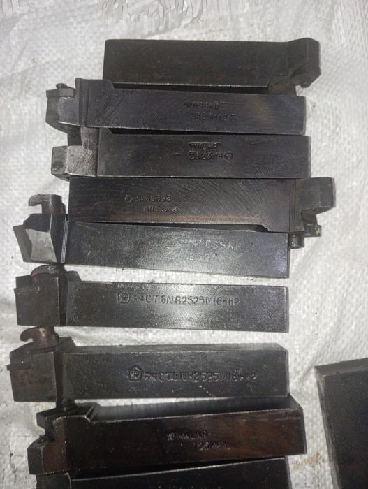 Токарные резцы.продам