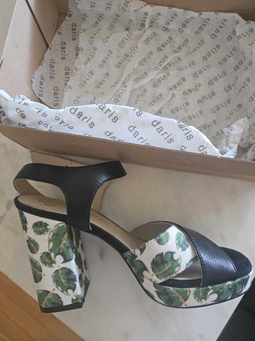 Кожен сандали Дарис