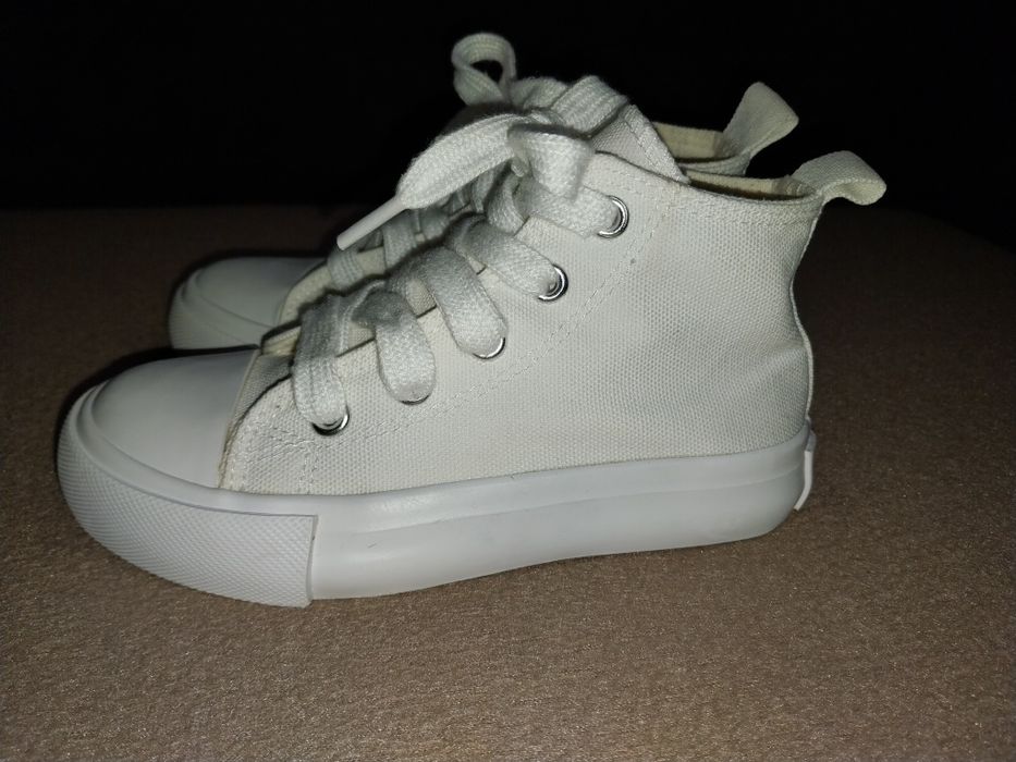 Детски бели кецове, 29 номер