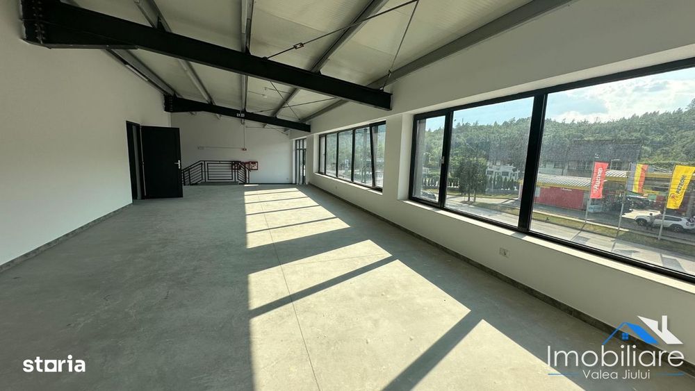 Spatiu comercial / Hala  - Petrosani | Str. Livezeni | 550 mp