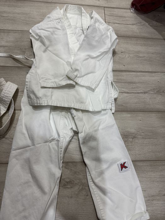 Продам кимоно для каратэ