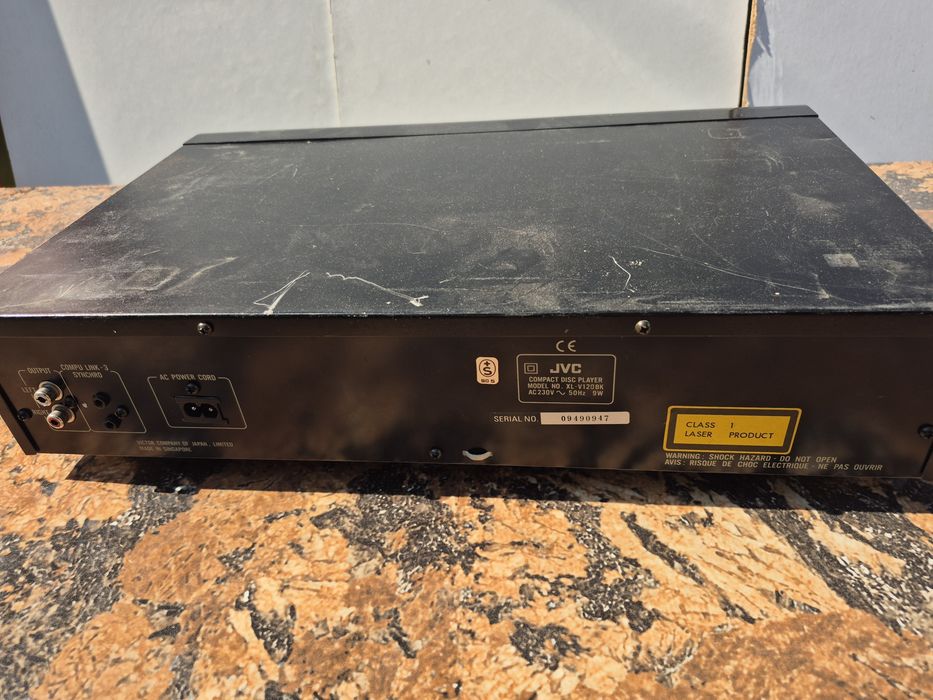 Vând compact disc pleyer marca JVC model XL-V120 made in  Singapore 

- DVD- RAM