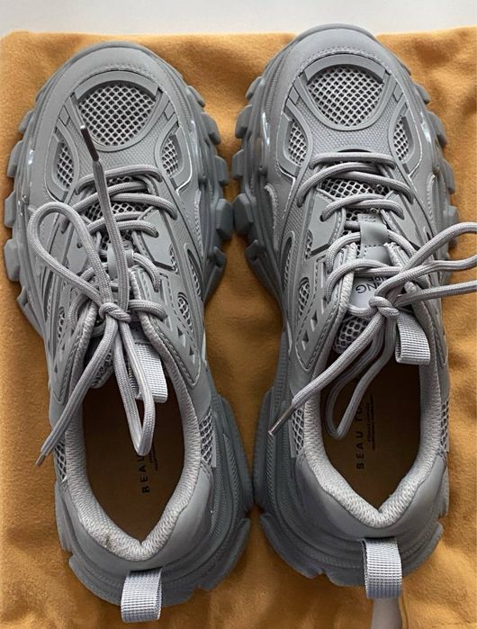 Кроссовки 40.5-41