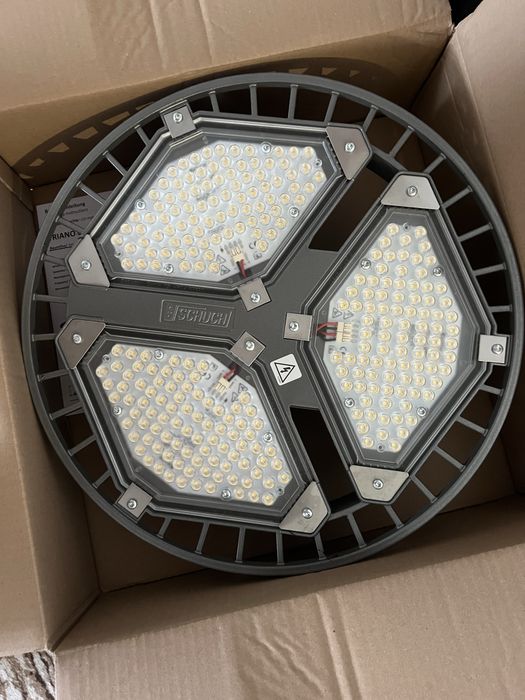 Индустриално LED тяло SCHUCH TRIANO disc" и "Камбана за хале".