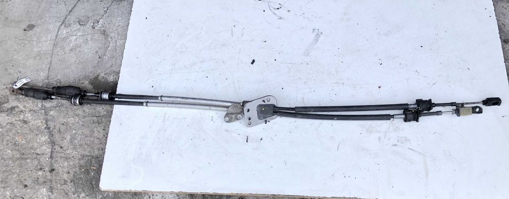 Жила скоростен лост Toyota avensis t25 2.2d4d 150hp 2007г