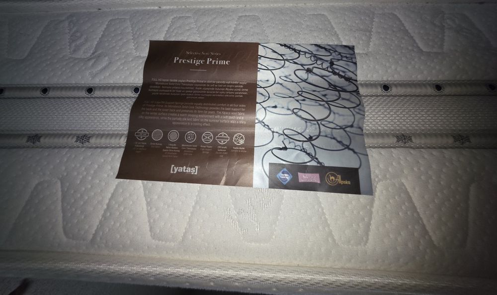 Спалня с матрак 180/200