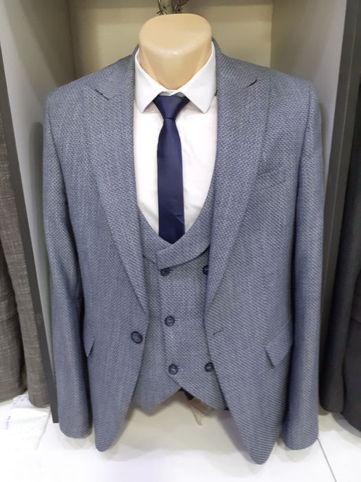 Kostyumla sotiladi 500 ta dona optom. Hammasini 40 mln ga bervoram