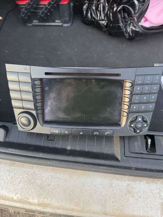 Мултимедия за Mercedes w211