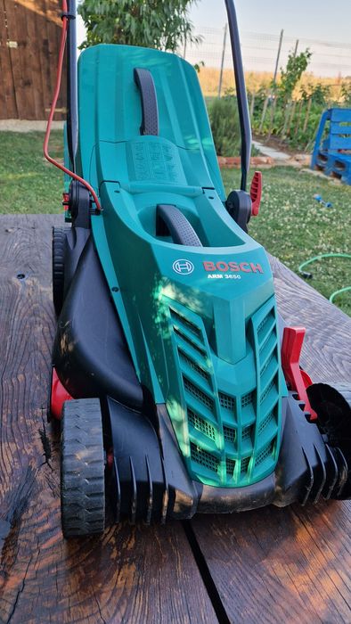 Masina electrica tuns iarba Bosch 37 cm