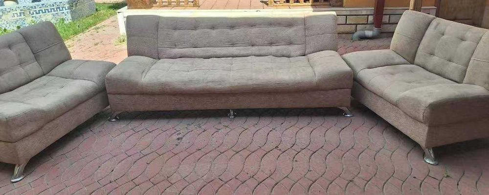 Домашние мебели Б/У (Кухонный уголок, диван)