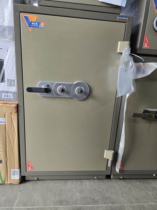 Огнестойкий сейф Valberg FRS-99.T-KL перечисление есть