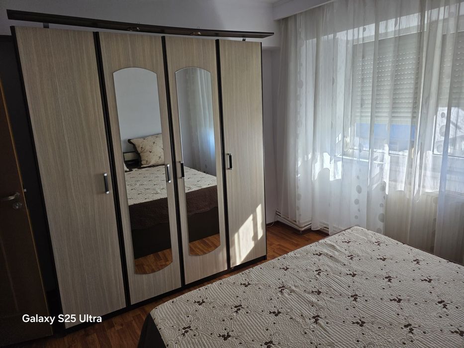 Apartament cu 3 camere de inchiriat