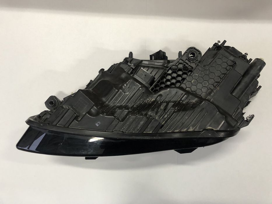 Far dreapta Volkswagen Touareg III Full Led Matrix