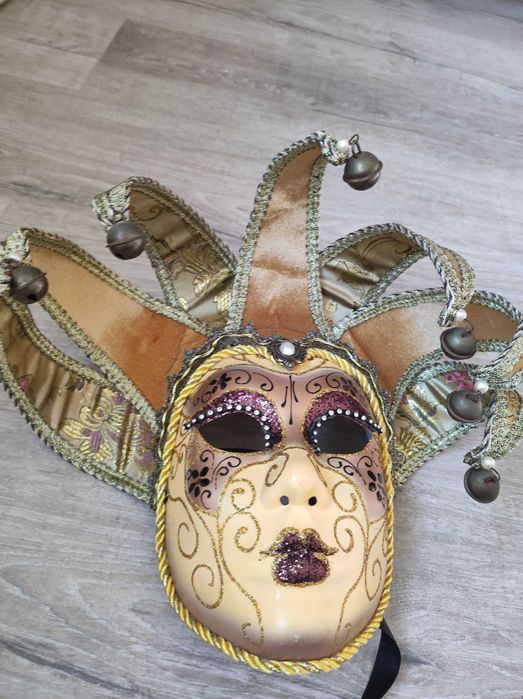 Vând masca Veneția