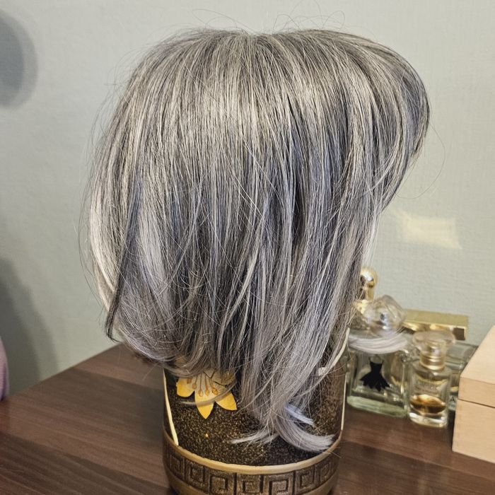 Парик качество  хорошее,  новый