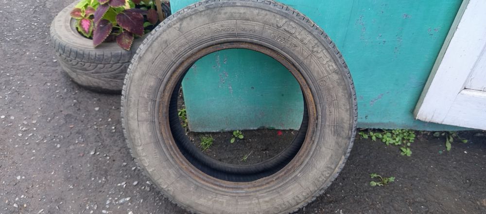 Продам резину 6 шт