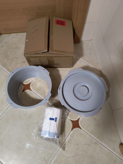 Чисто нова Тоалетна кофа с капак за санитарен стол 33×33×17см