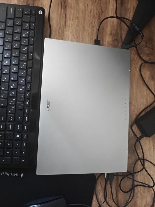 Acer aspire 3 noutbuk sotiladi