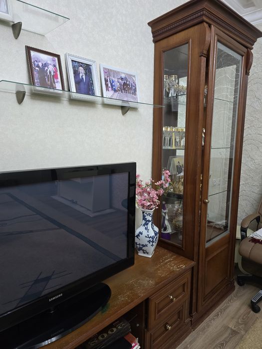 Горка в коричневом цвете