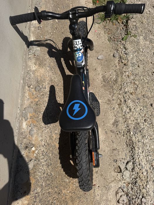 Pok baik. Copiii electric