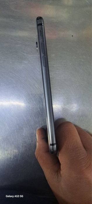 Iphone 8     64gb