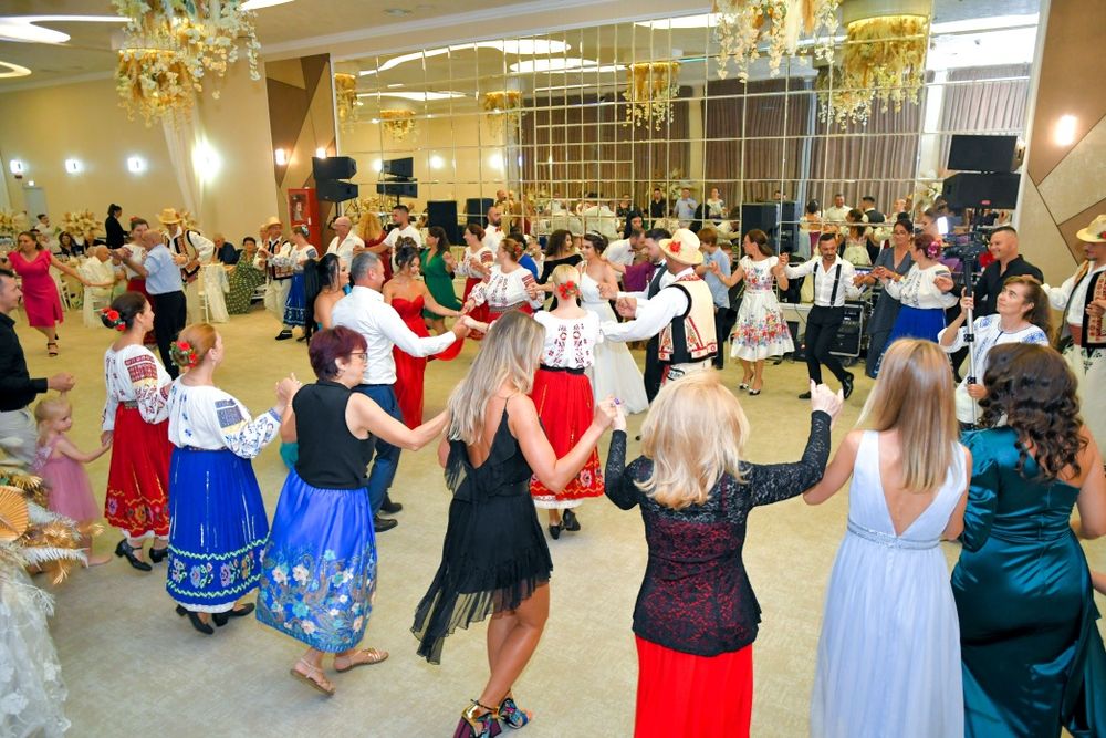 Dj nunta 1500 lei fotograf cameraman botez cununie cabina foto majorat